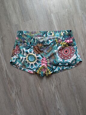 Hurley x Nike Multicolor Floral Printed Women’s Board shorts